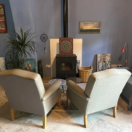 Δωμάτια σε οικογενειακή κατοικία Teleport Coliving Cyprus